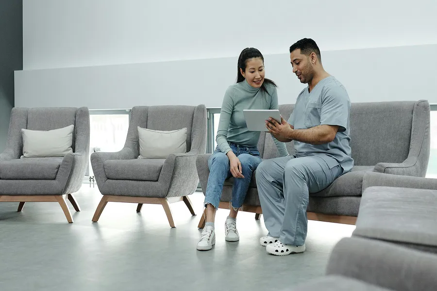 Doctors working together in the clinic